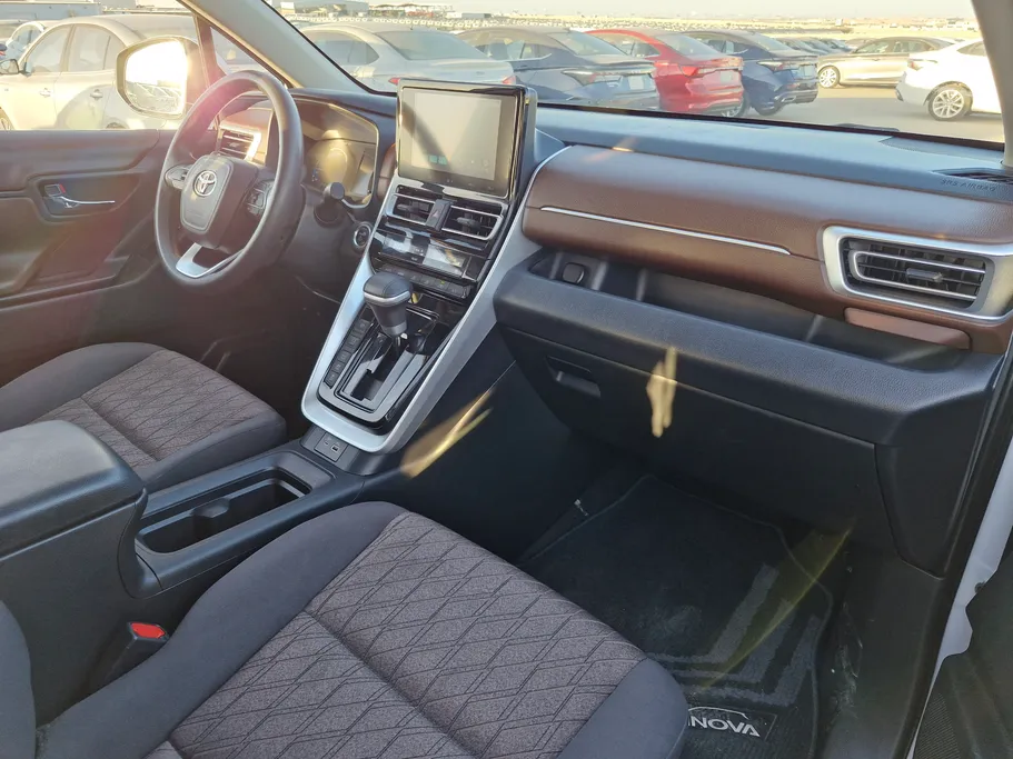 2024 Toyota Innova GL HEV 