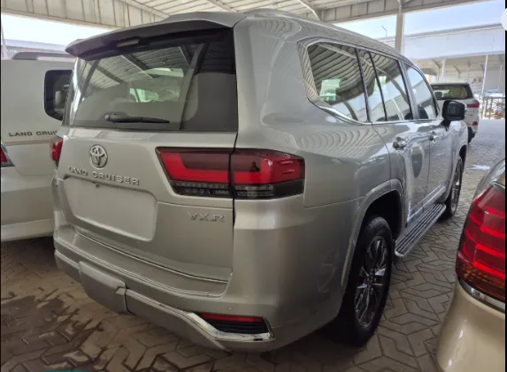 2024 Toyota Land Cruiser VXR 