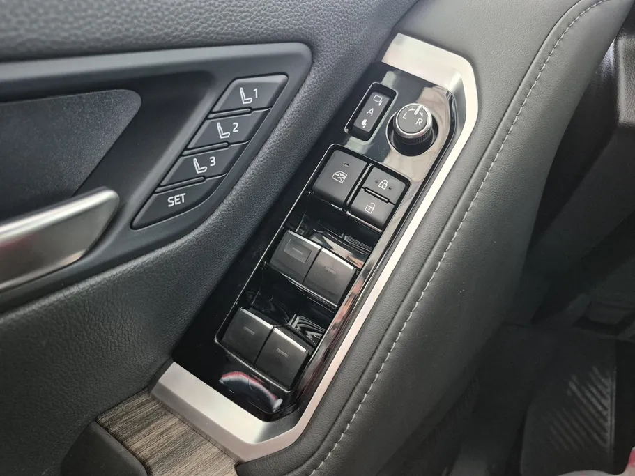 2024 Toyota Land Cruiser VXR 