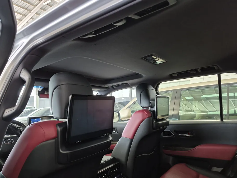 2024 Toyota Land Cruiser VXR 