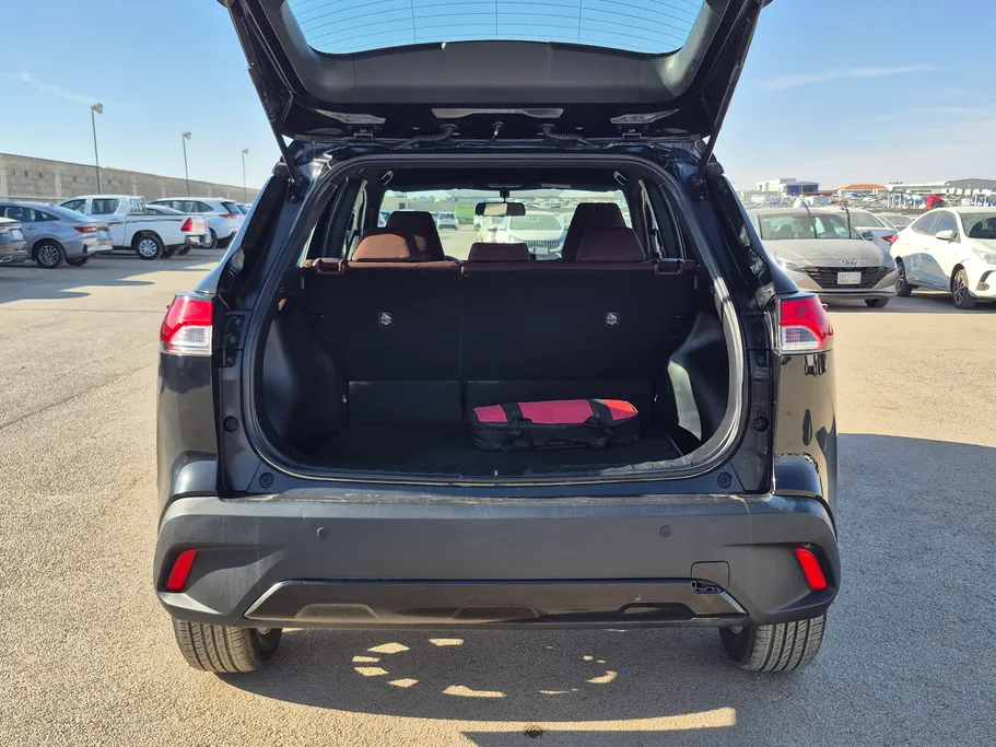 2023 Toyota Corolla Cross LE HEV 