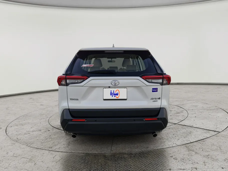 تويوتا راف فور LE 2021 