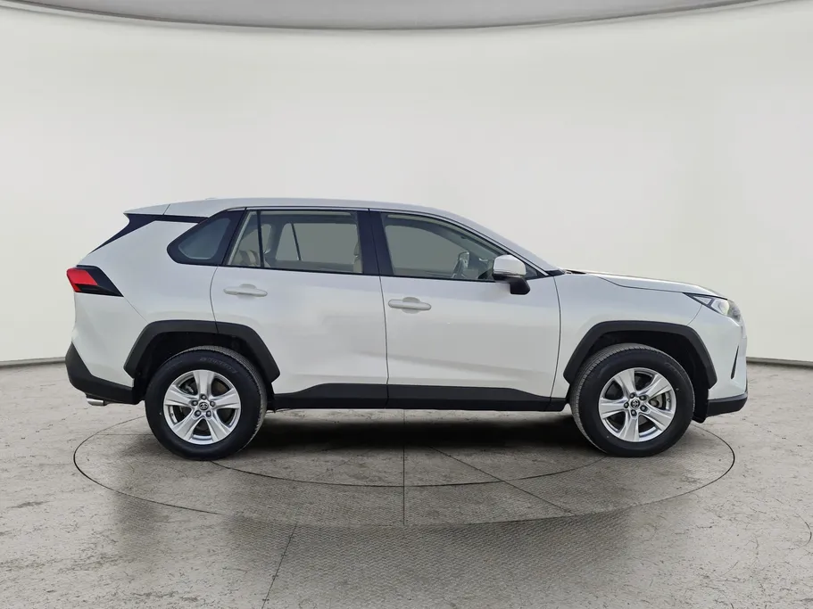 تويوتا راف فور LE 2021 