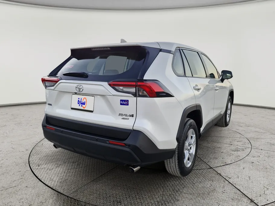 تويوتا راف فور LE 2021 
