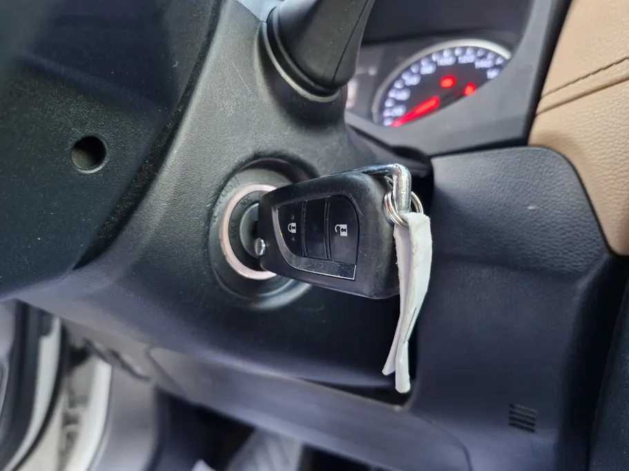 تويوتا راف فور LE 2021 