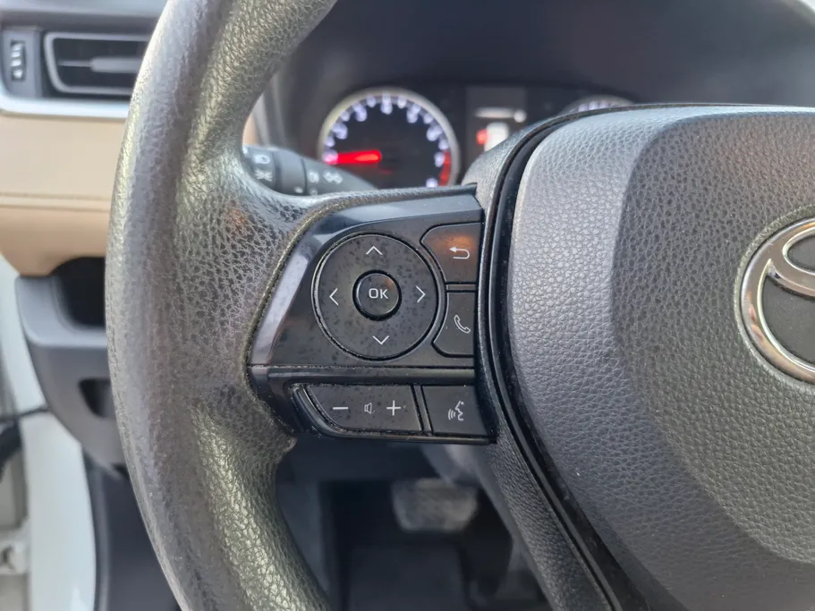 تويوتا راف فور LE 2021 