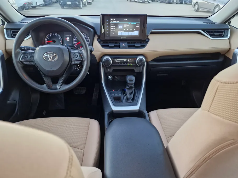 تويوتا راف فور LE 2021 