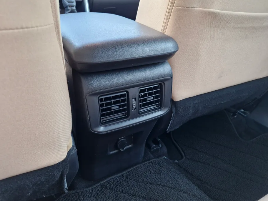 تويوتا راف فور LE 2021 