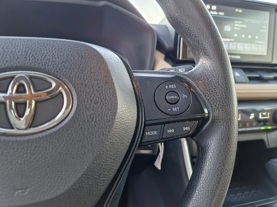 تويوتا راف فور LE 2021 