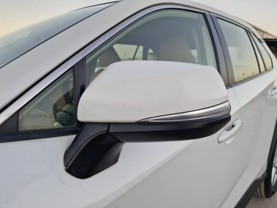 تويوتا راف فور LE 2021 