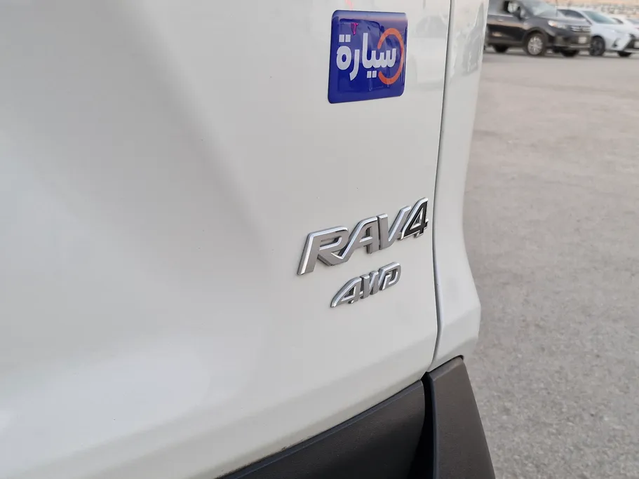 تويوتا راف فور LE 2021 