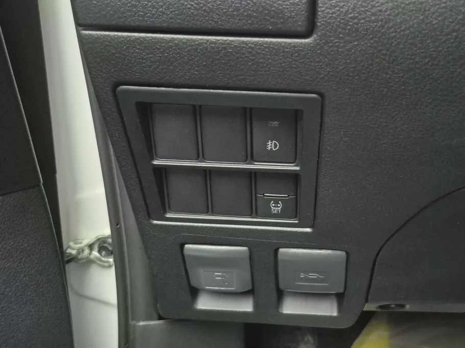 2025 Toyota Hilux SGLX 4X4 2.7L AT 