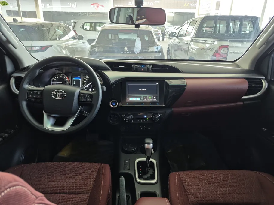 2025 Toyota Hilux SGLX 4X4 2.7L AT 