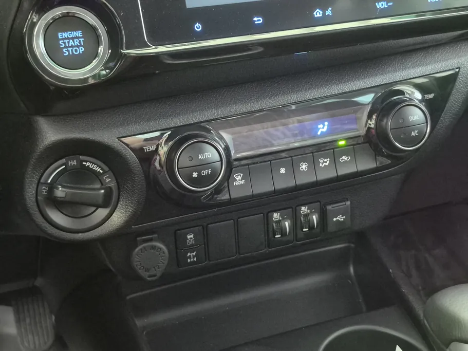 2025 Toyota Hilux SGLX 4X4 2.7L AT 