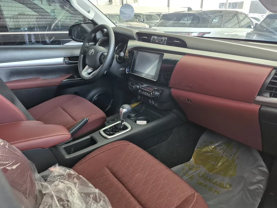 2025 Toyota Hilux SGLX 4X4 2.7L AT 