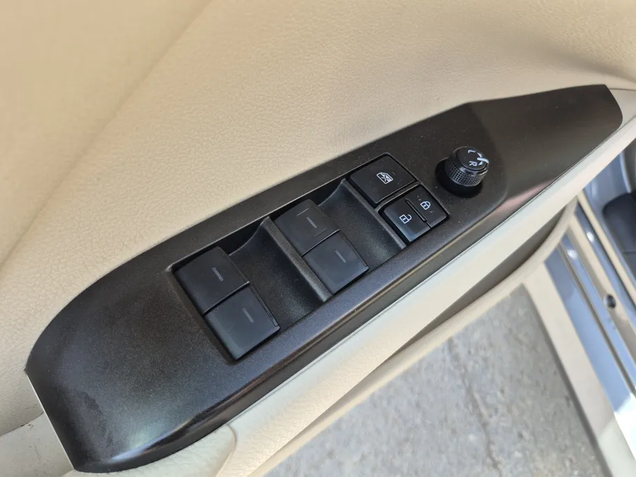 تويوتا كامري LE STD 2024 