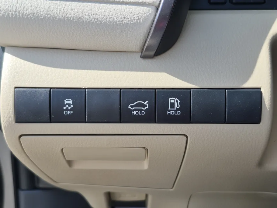 تويوتا كامري LE STD 2024 