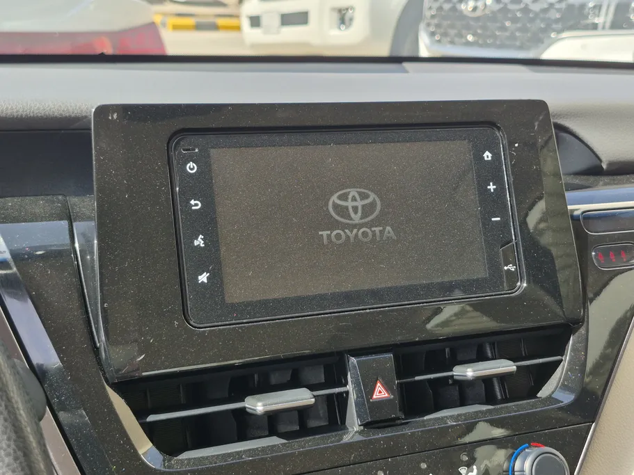 تويوتا كامري LE STD 2024 