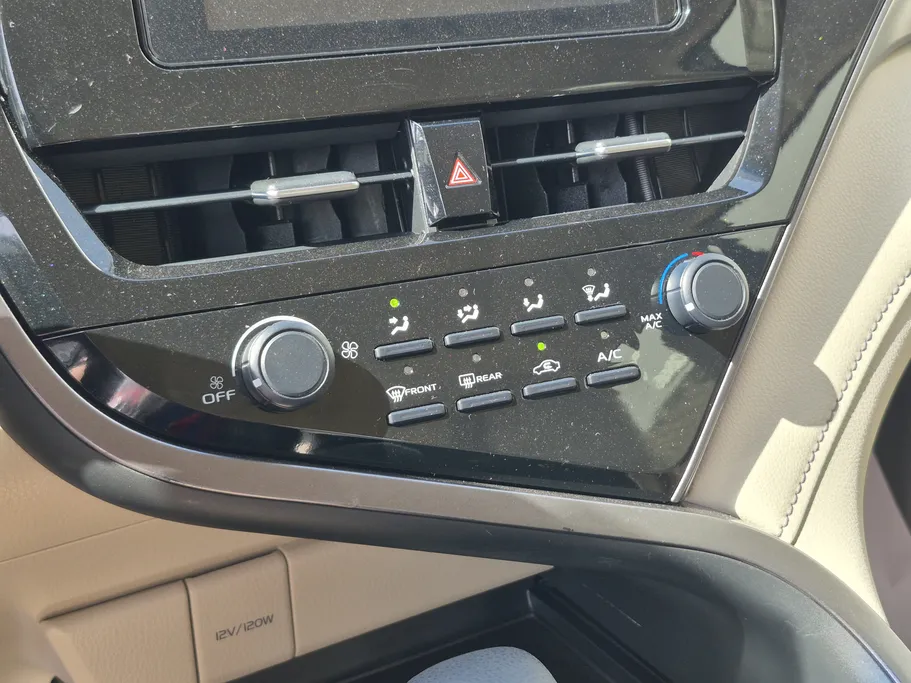 تويوتا كامري LE STD 2024 