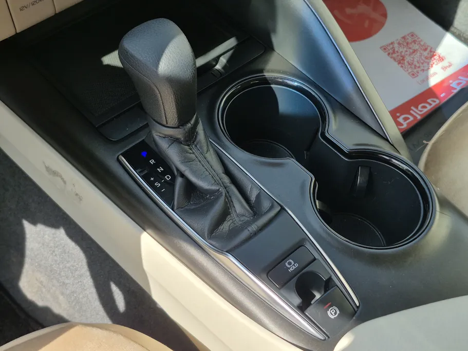 تويوتا كامري LE STD 2024 