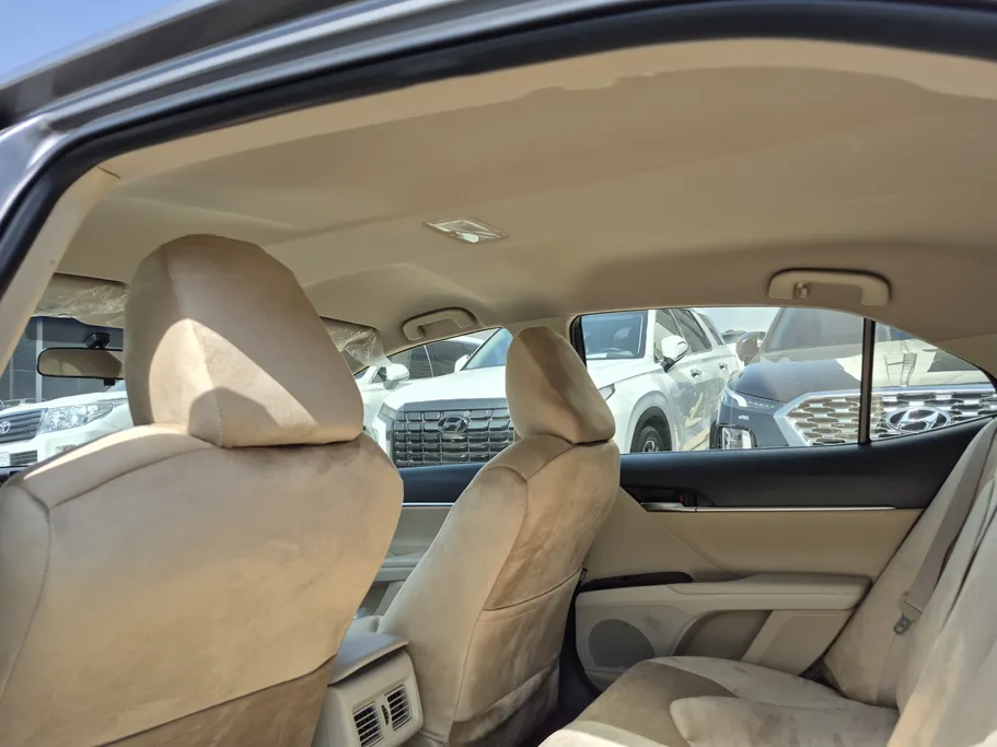 تويوتا كامري LE STD 2024 