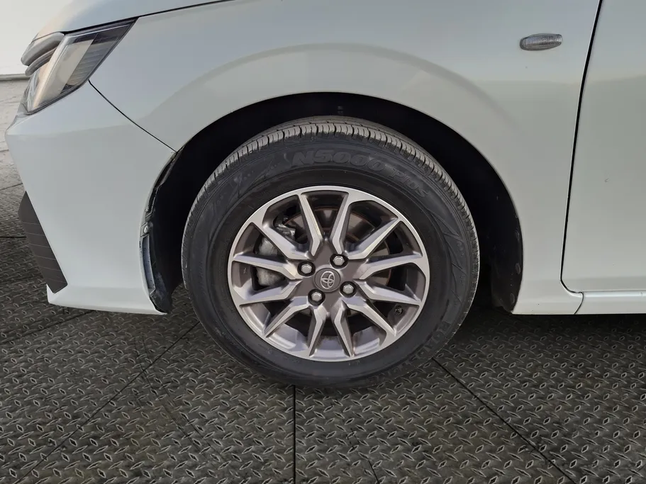 2023 Toyota Yaris  Y 