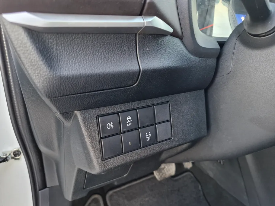 تويوتا يارس Y 2023 