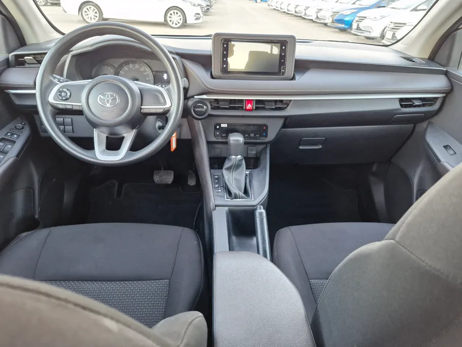 تويوتا يارس Y 2023 