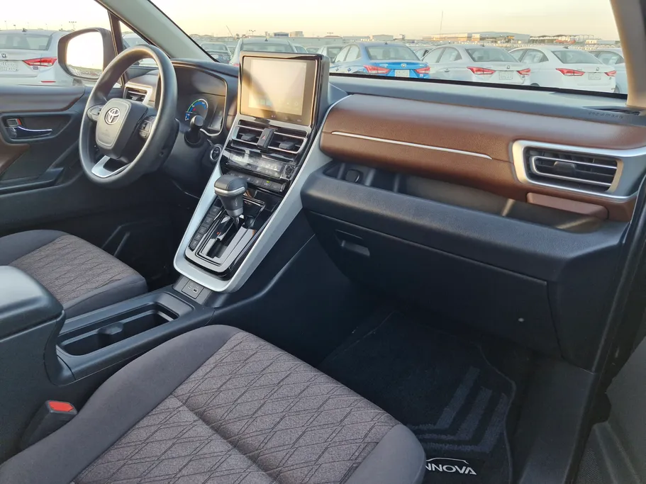 2024 Toyota Innova GL HEV 