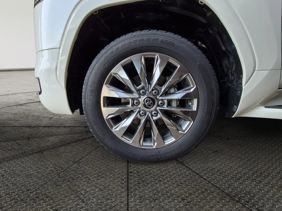 2023 Toyota Land Cruiser GXR3 