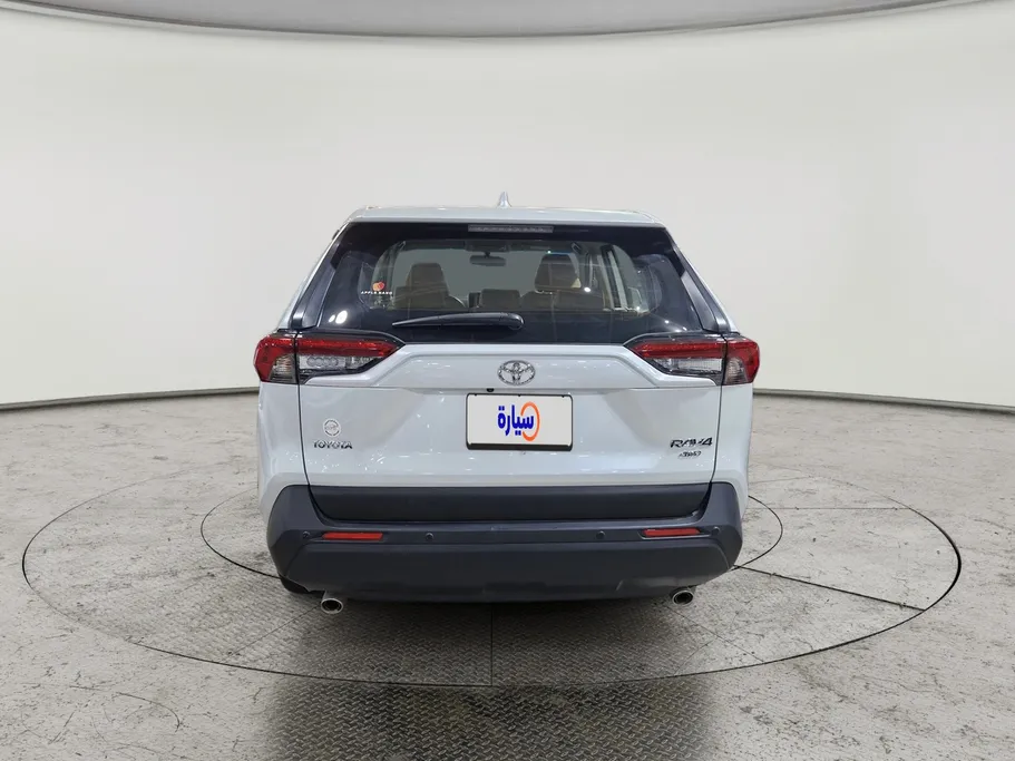 تويوتا راف فور LE 2023 