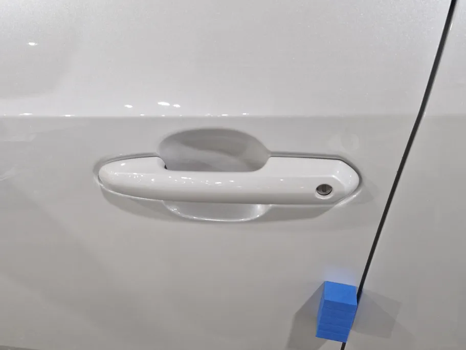 تويوتا راف فور LE 2023 