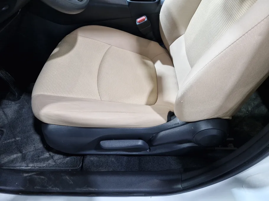 تويوتا راف فور LE 2023 