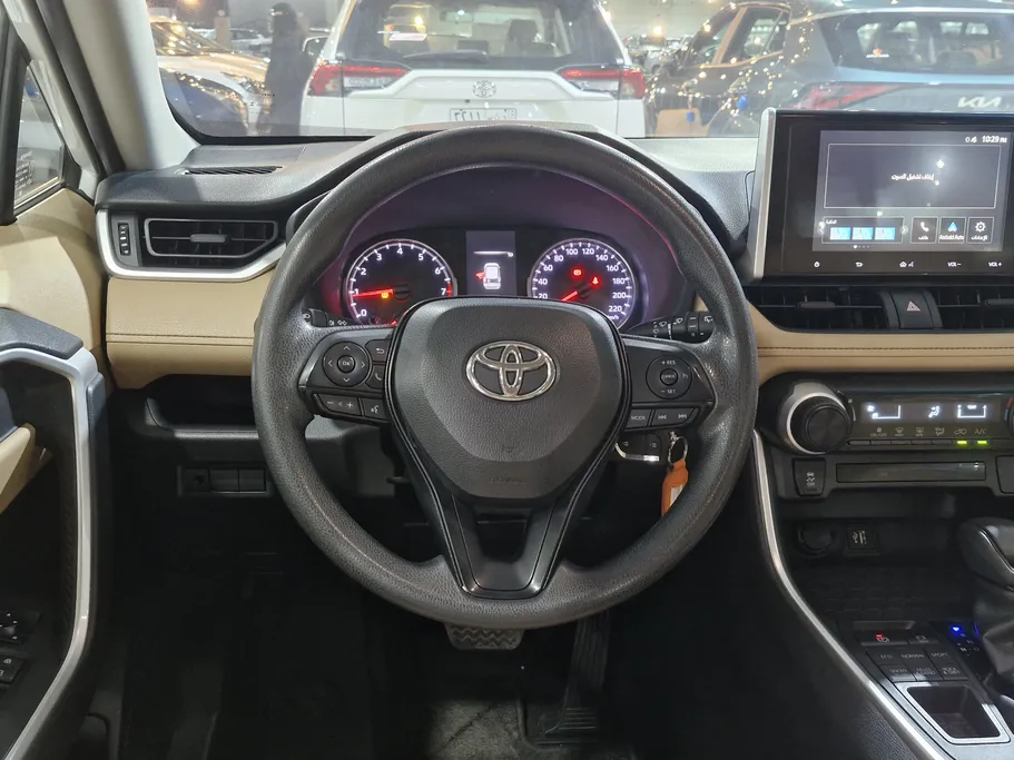 تويوتا راف فور LE 2023 