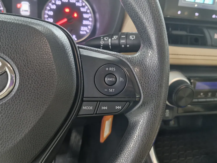 تويوتا راف فور LE 2023 