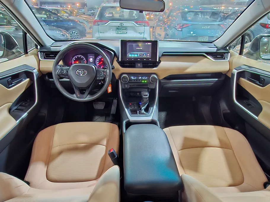 تويوتا راف فور LE 2023 