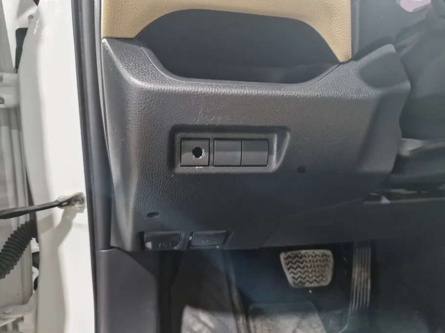 تويوتا راف فور LE 2023 