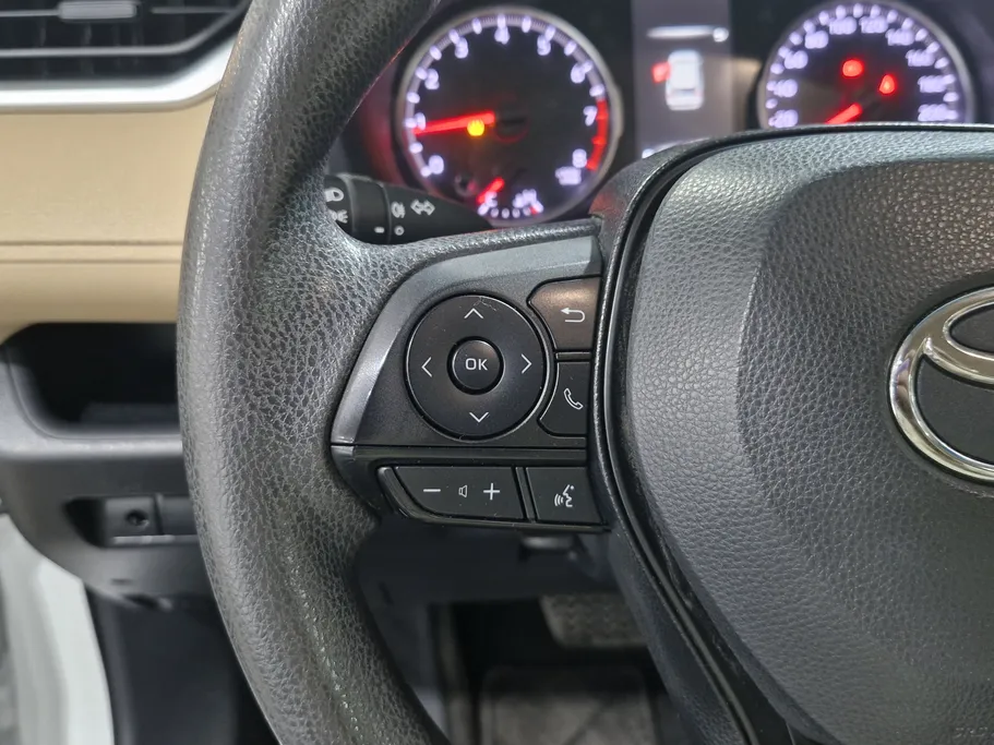 تويوتا راف فور LE 2023 