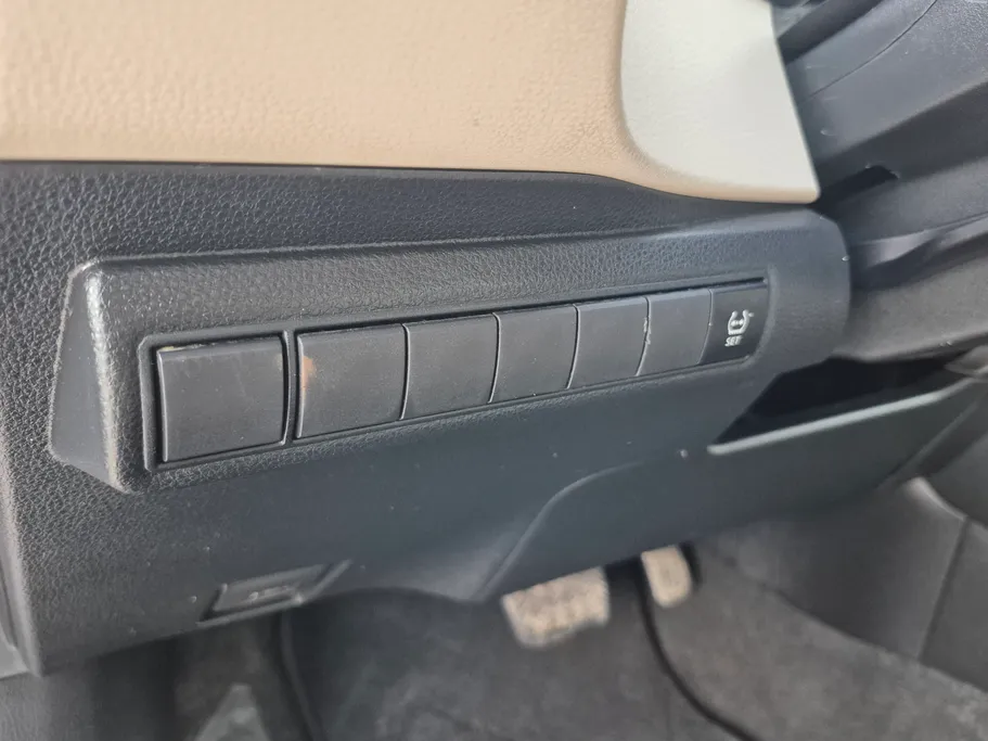 تويوتا كورولا XLI 2023 