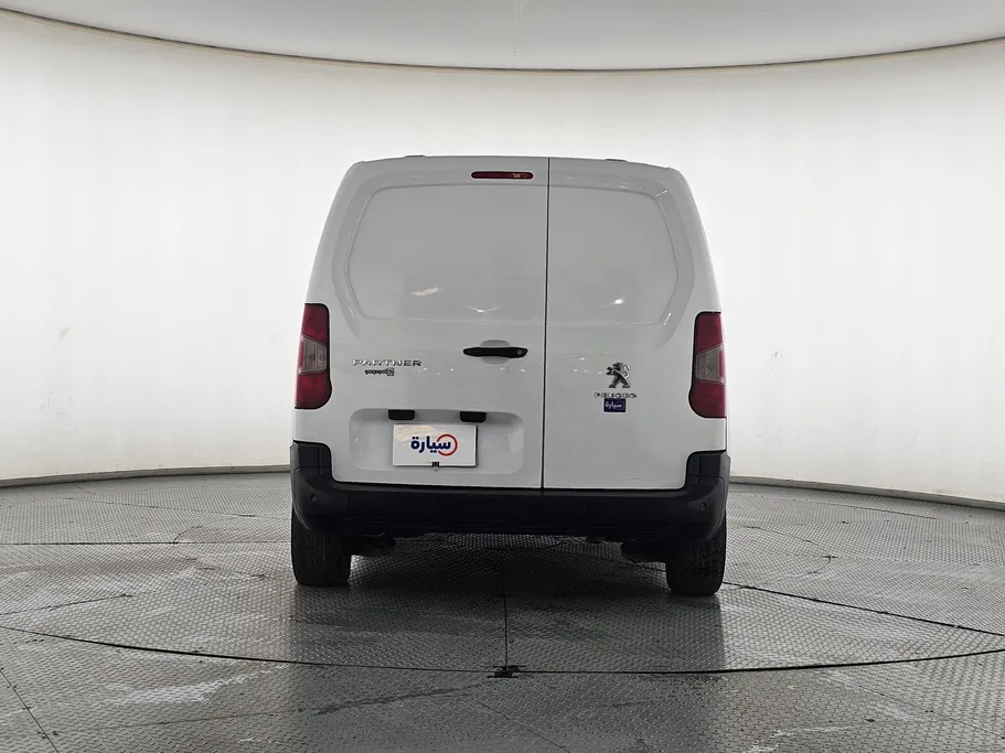 بيجو بارتنر Short van 2022 