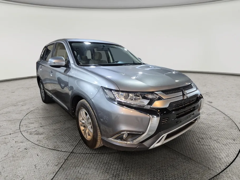 ميتسوبيشي اوتلاندر CLS 2020 