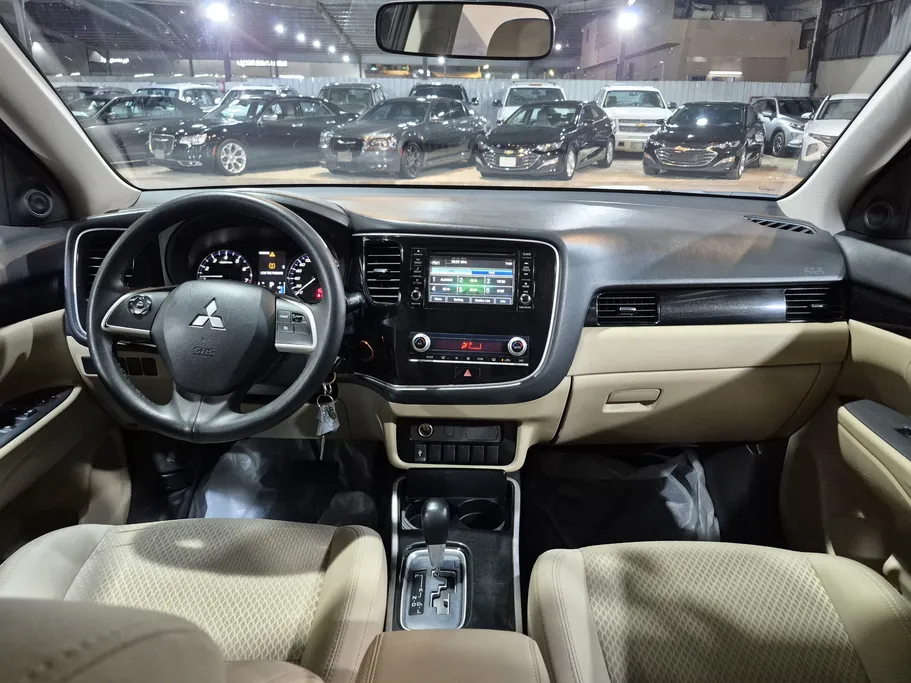 ميتسوبيشي اوتلاندر CLS 2020 