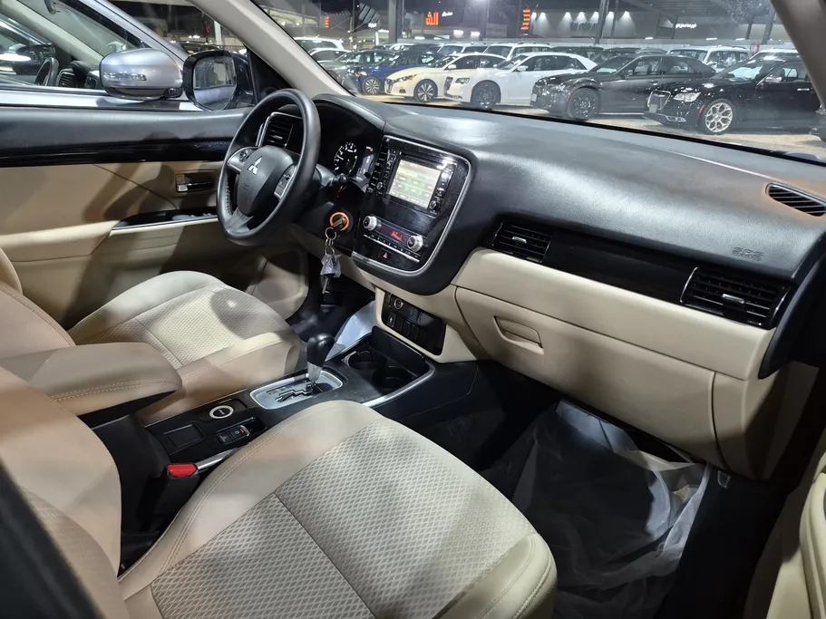 ميتسوبيشي اوتلاندر CLS 2020 