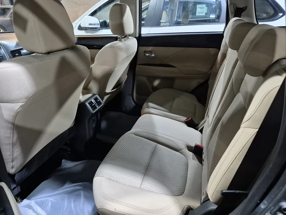 ميتسوبيشي اوتلاندر CLS 2020 