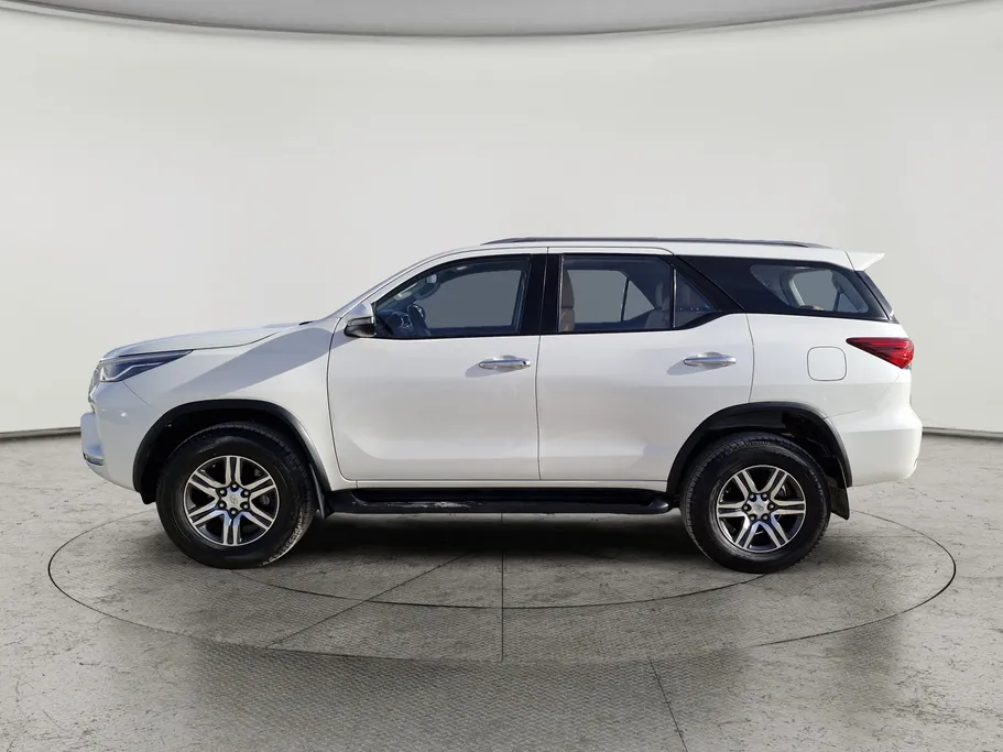 تويوتا فورتشنر GX 2022 