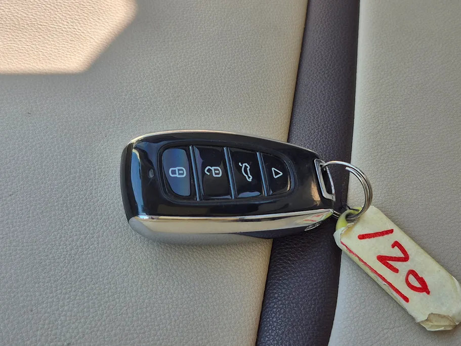 2023 FAW Bestune T77  