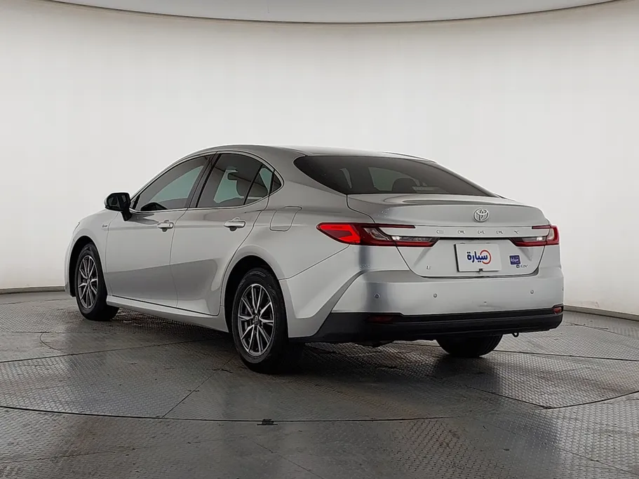 2025 Toyota Camry  E HEV 