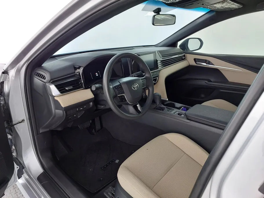 2025 Toyota Camry  E HEV 