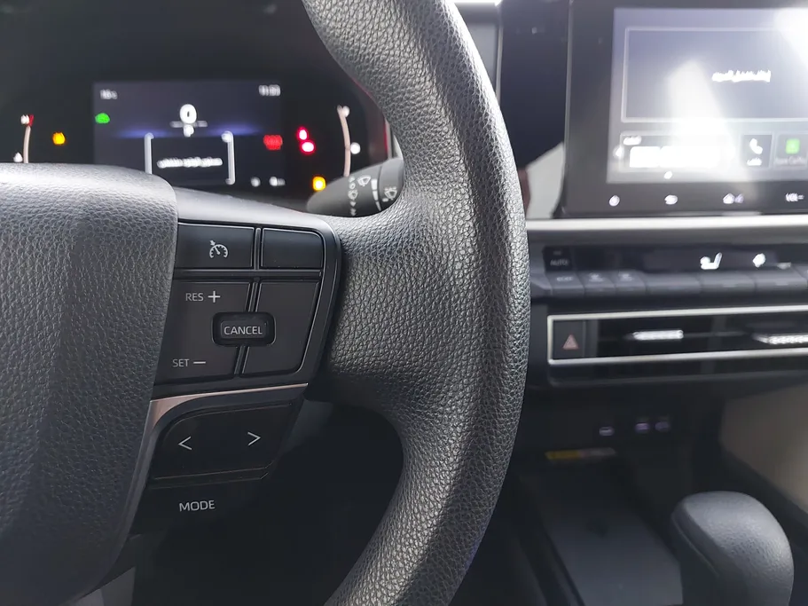 2025 Toyota Camry  E HEV 