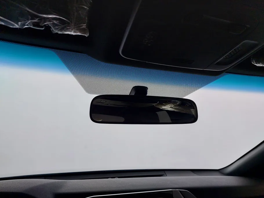 2025 Toyota Camry  E HEV 